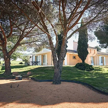 A La Campagne Avec Piscine Et Terrain De Petanque A 10 Minutes De Toulouse Flourens